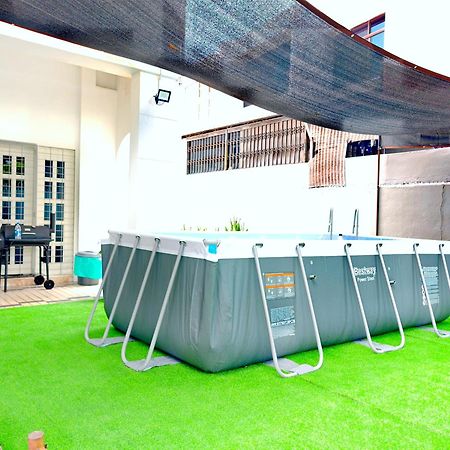 527 Beachhouse L 5 Bedroom With Swimming Pool - 3Min Walk To The Beach Танджунг-Бунга Экстерьер фото